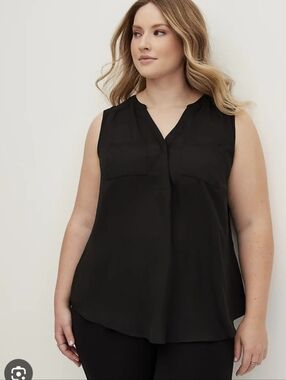 Torrid Sz 2  Women’s Black Sleeveless V-Neck Blouse